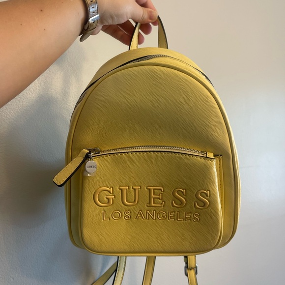 Yellow GUESS backpack - Picture 1 of 1